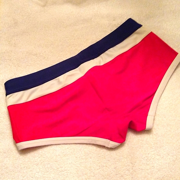 Seobean Swimsuit - Picture 3 of 8